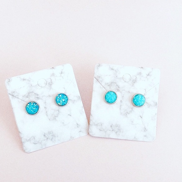 Ear studs - Picture 2 of 7